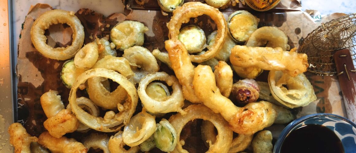 fried okra, zucchini, onion and chicken
