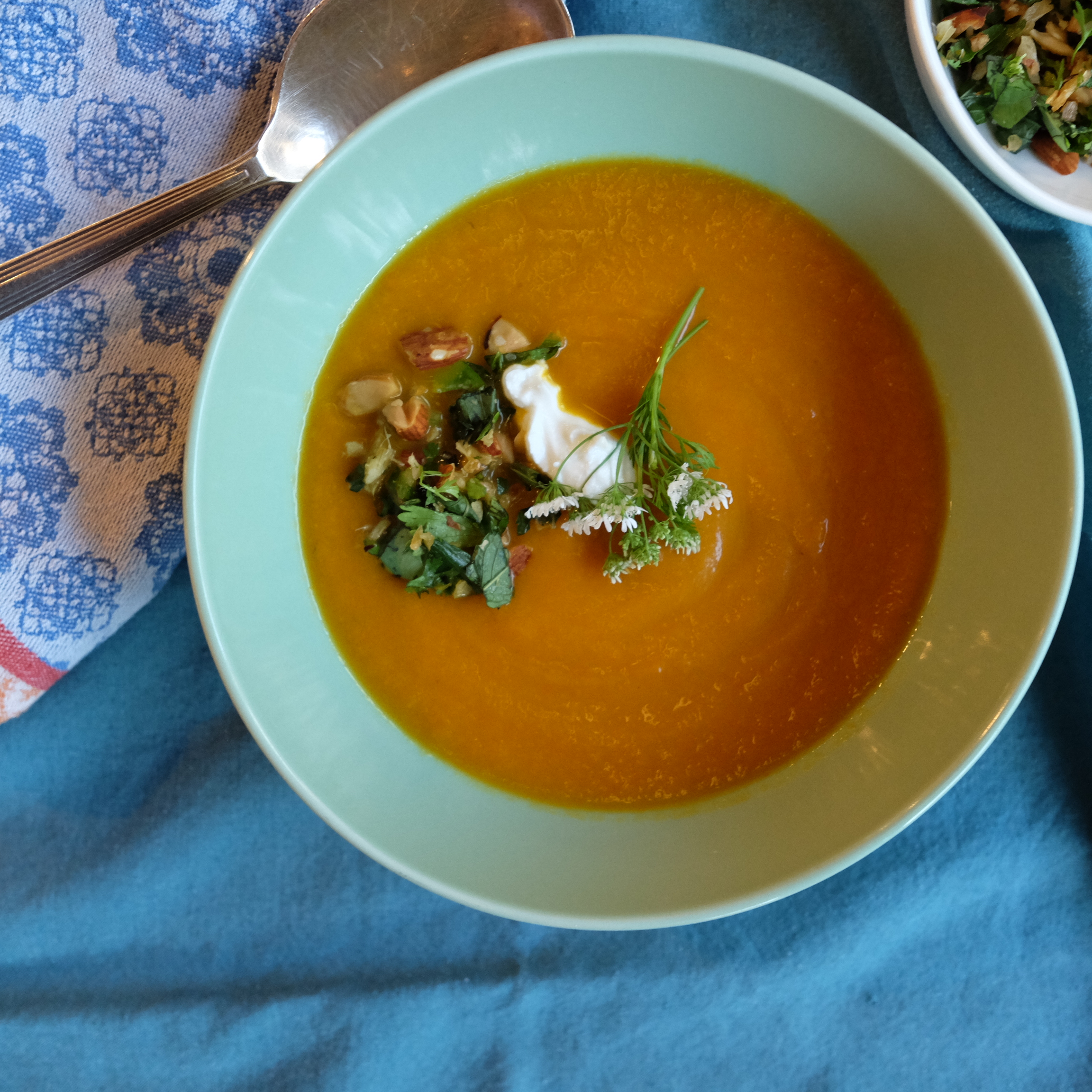 gingery sunchoke & carrot soup with spicy citrusy herb gremolta