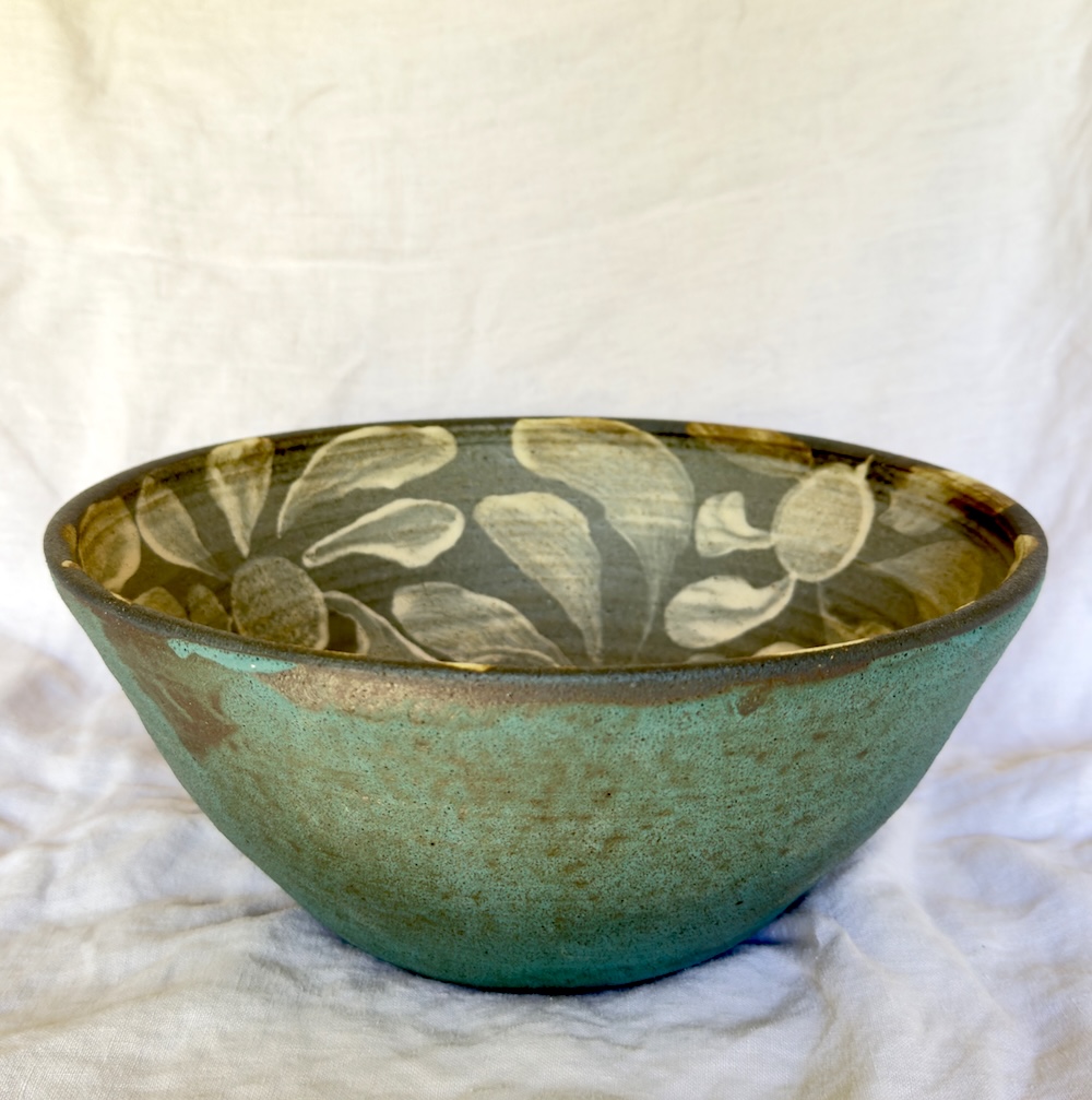 Large Flower Serving Bowl Marseille by VII-Cups Large Flower Serving Bowl Marseille by VII-Cups